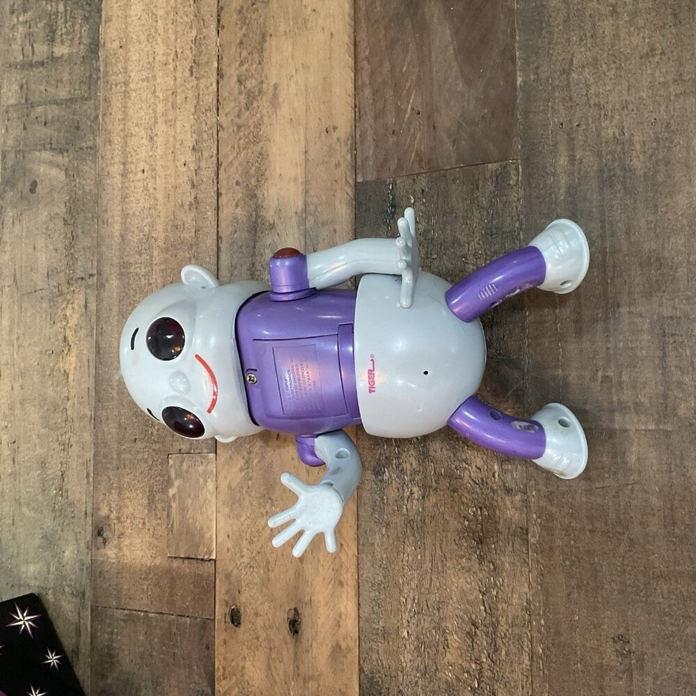 Sega/Tiger “Robo Baby” Interactive Robot Baby Toy  9”  2001 Vintage, Used - GIRL